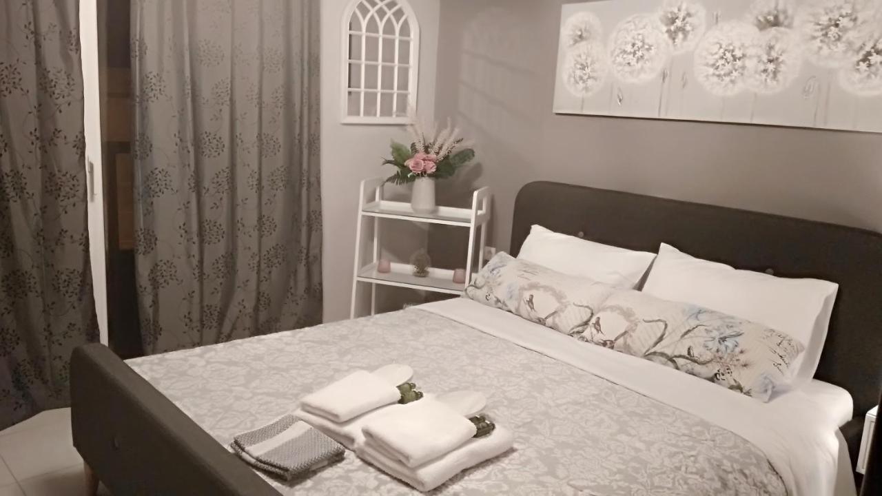 Iris Deluxe Suites 2 Kavala Bagian luar foto